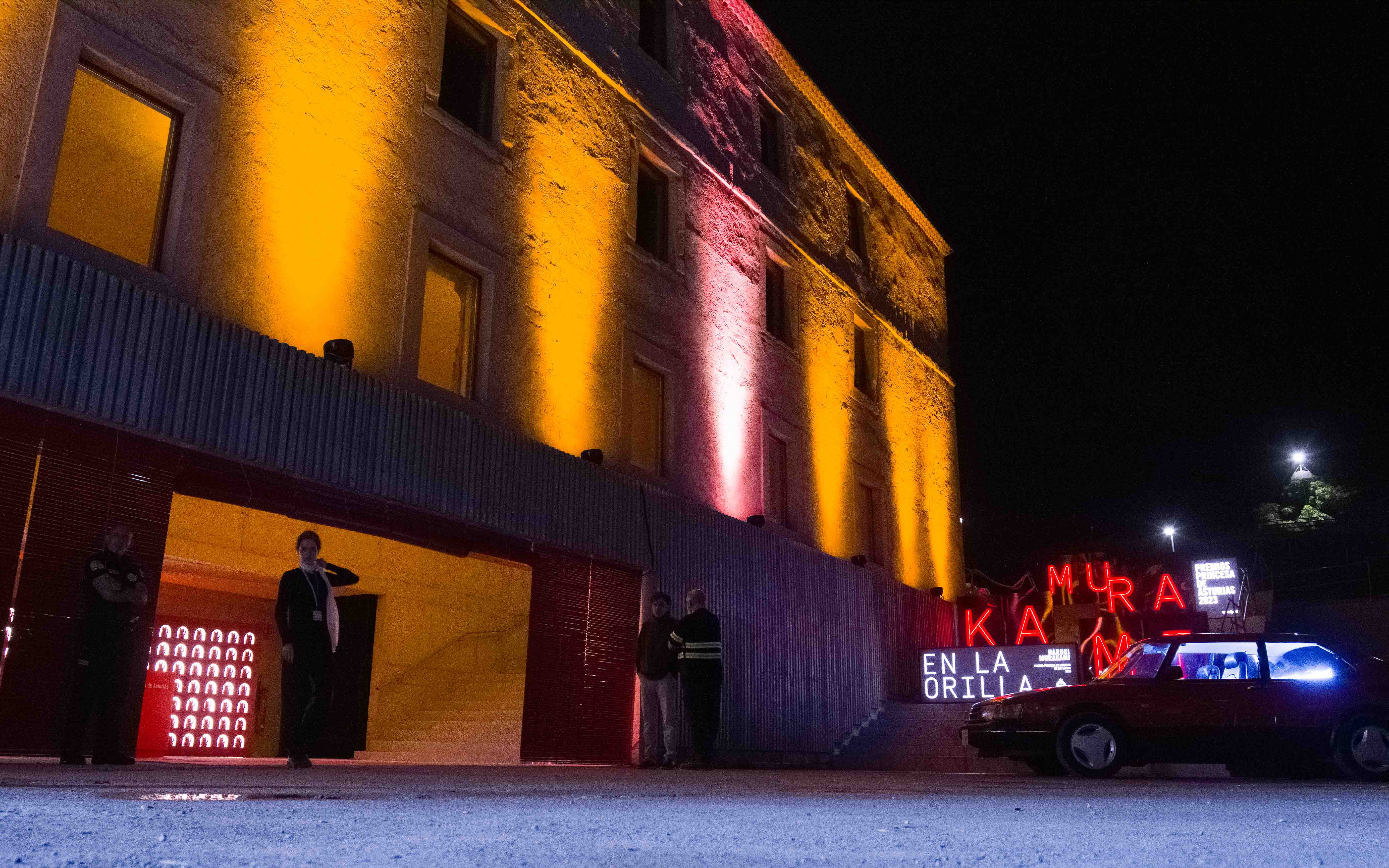 Iluminación creada por Proima Zebrastur de una exposición de los premios princesa de Asturias 2023